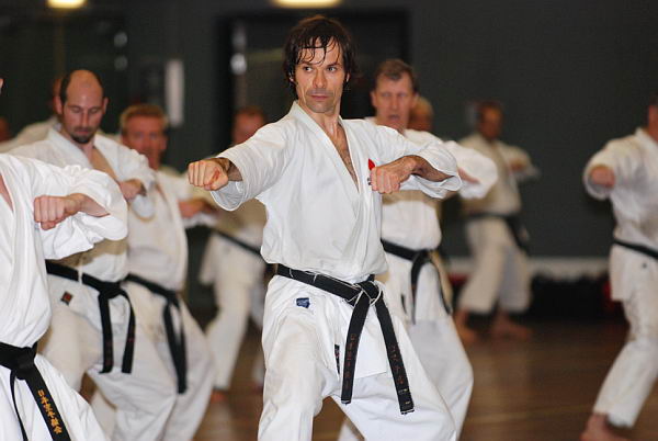 Amsterdamse karateschool Ki club.cool sensei Patrick Koster in training op de internationale stage in Gent, België